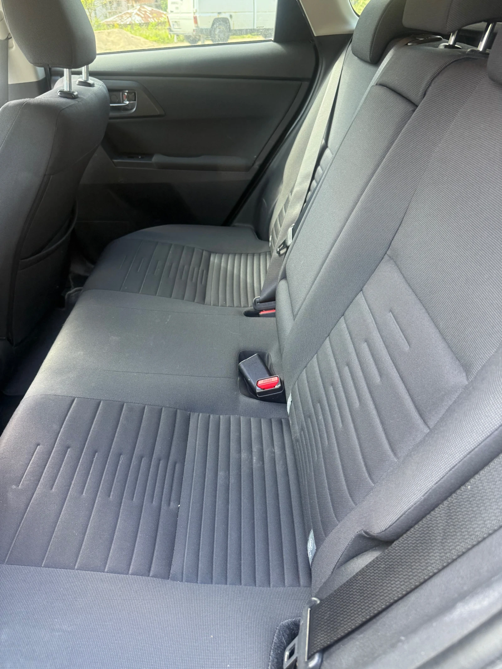 Toyota Auris Touringsport 1.6 D4-D Facelift - изображение 6