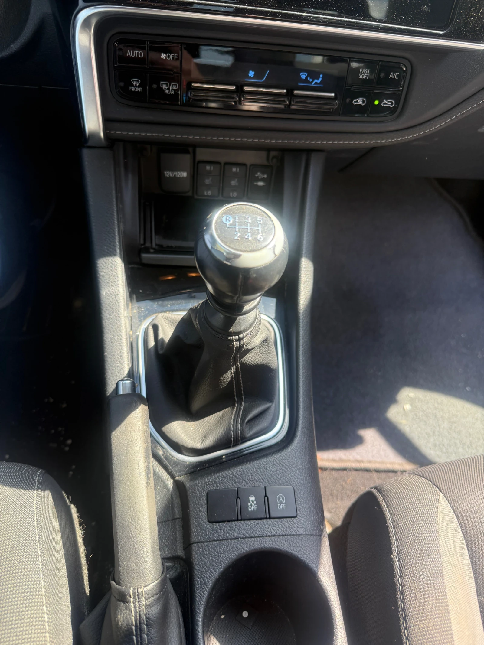 Toyota Auris Touringsport 1.6 D4-D Facelift - изображение 9