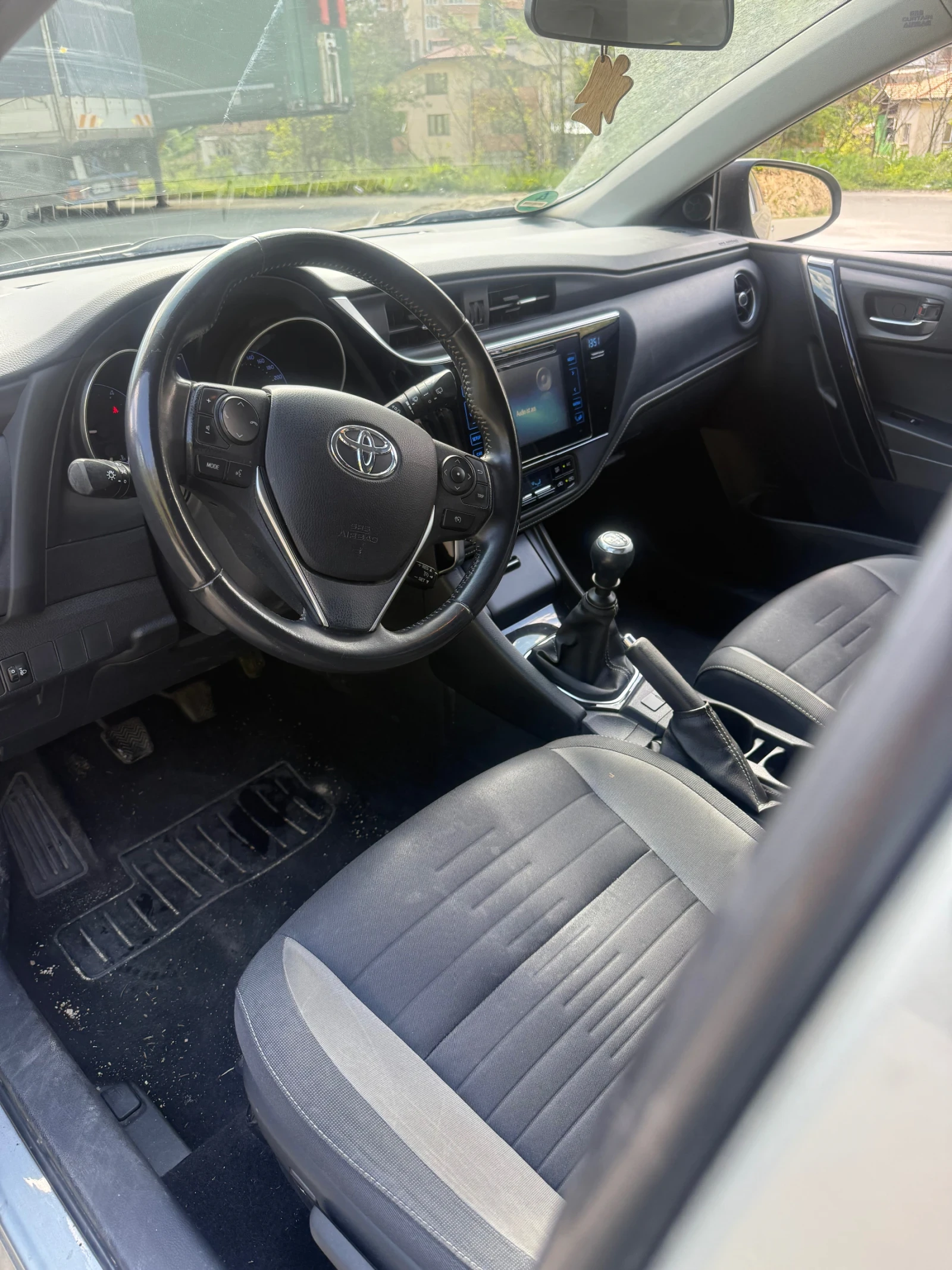 Toyota Auris Touringsport 1.6 D4-D Facelift - изображение 4