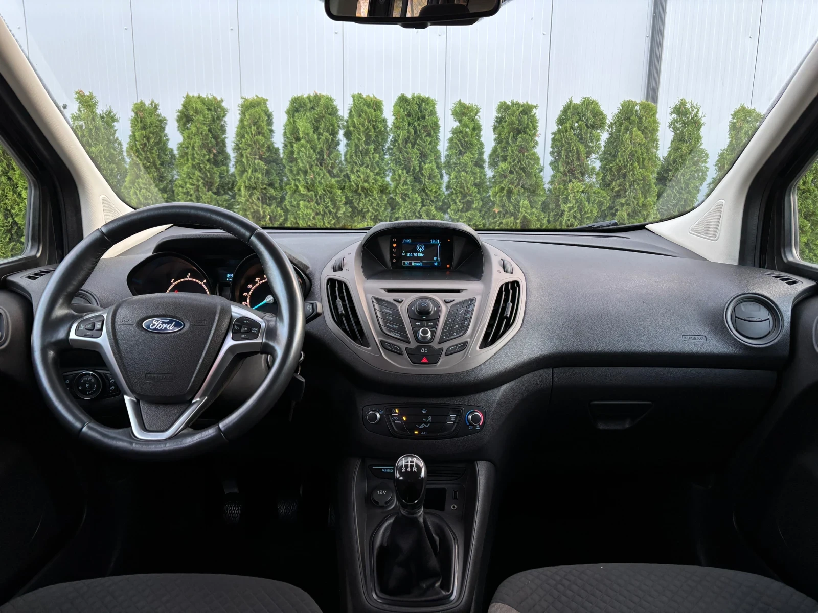 Ford Courier Tourneo 1.5 TDCI 2015.г/Италия/Titanium/Сервизна - изображение 10