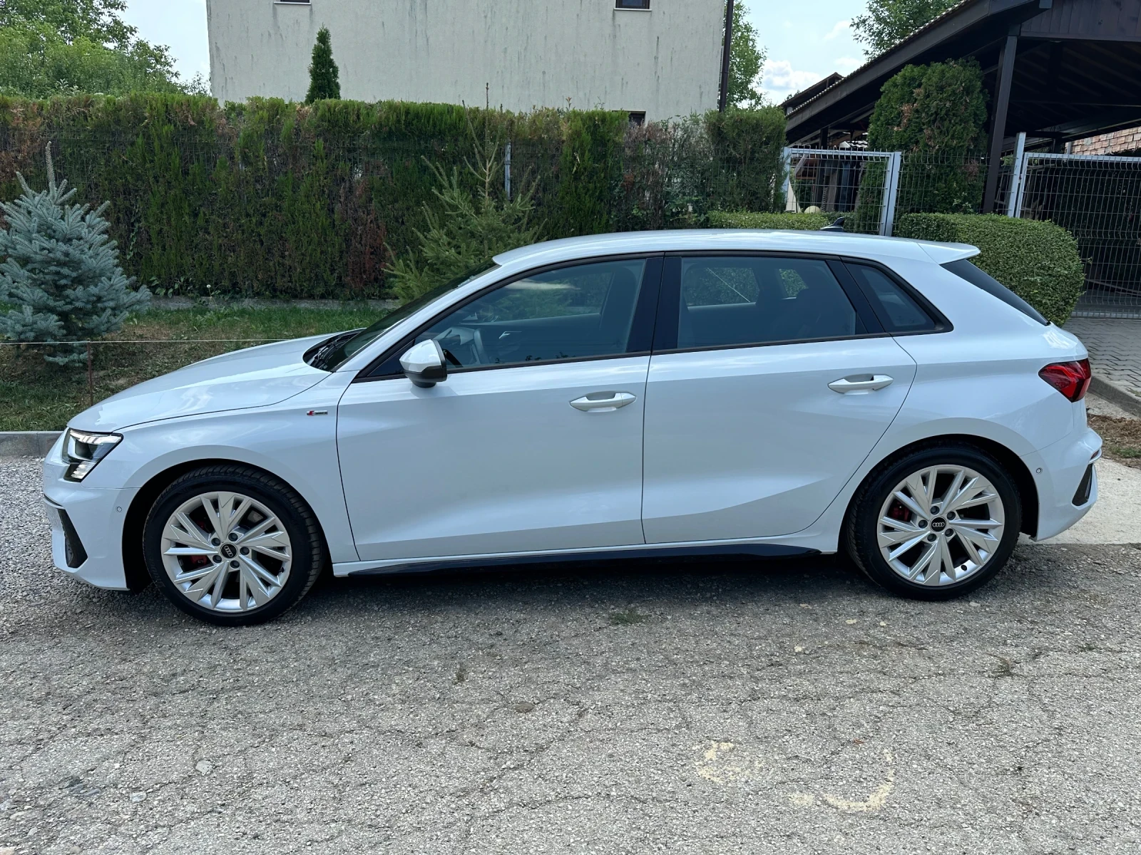 Audi A3 40TFSI QUATTRO MATRIX S-LINE ГАРАНЦИЯ - изображение 4