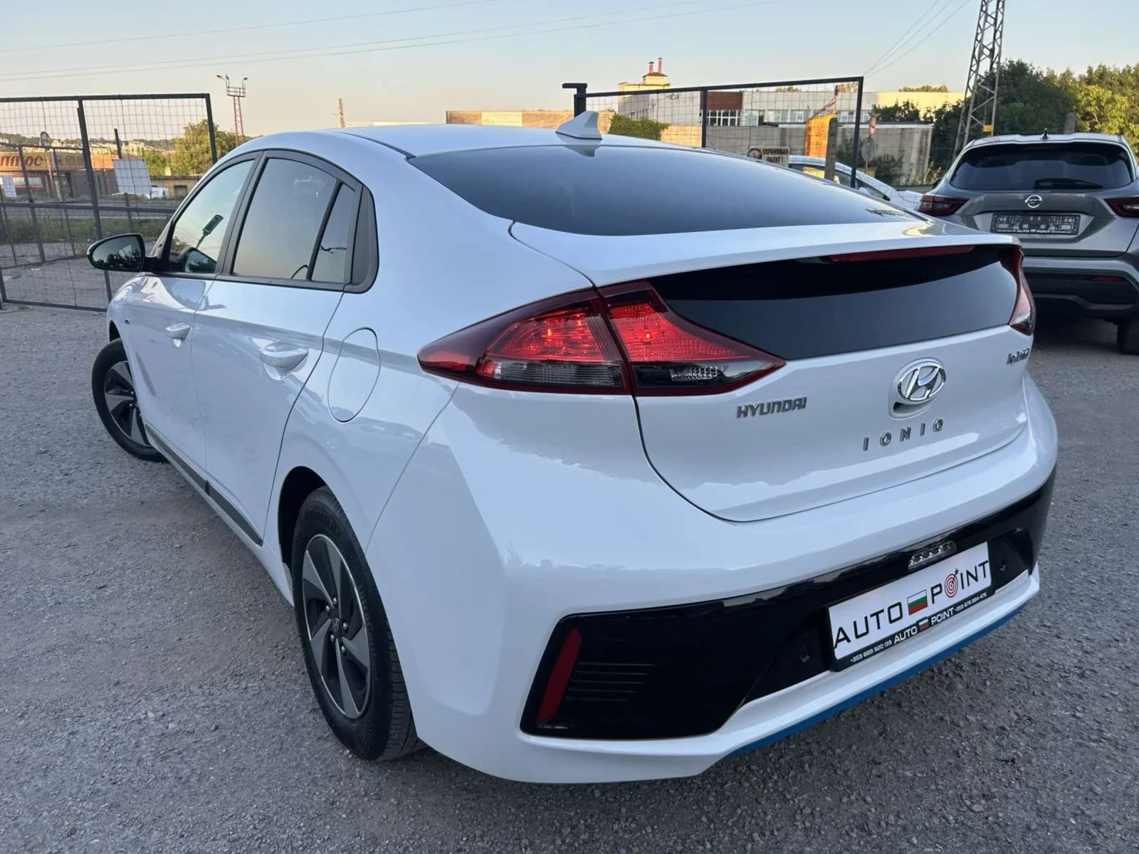 Hyundai Ioniq 1.6 HYBRID 141 * NAVI * CAM * ACC * LINE ASIST *  - изображение 6
