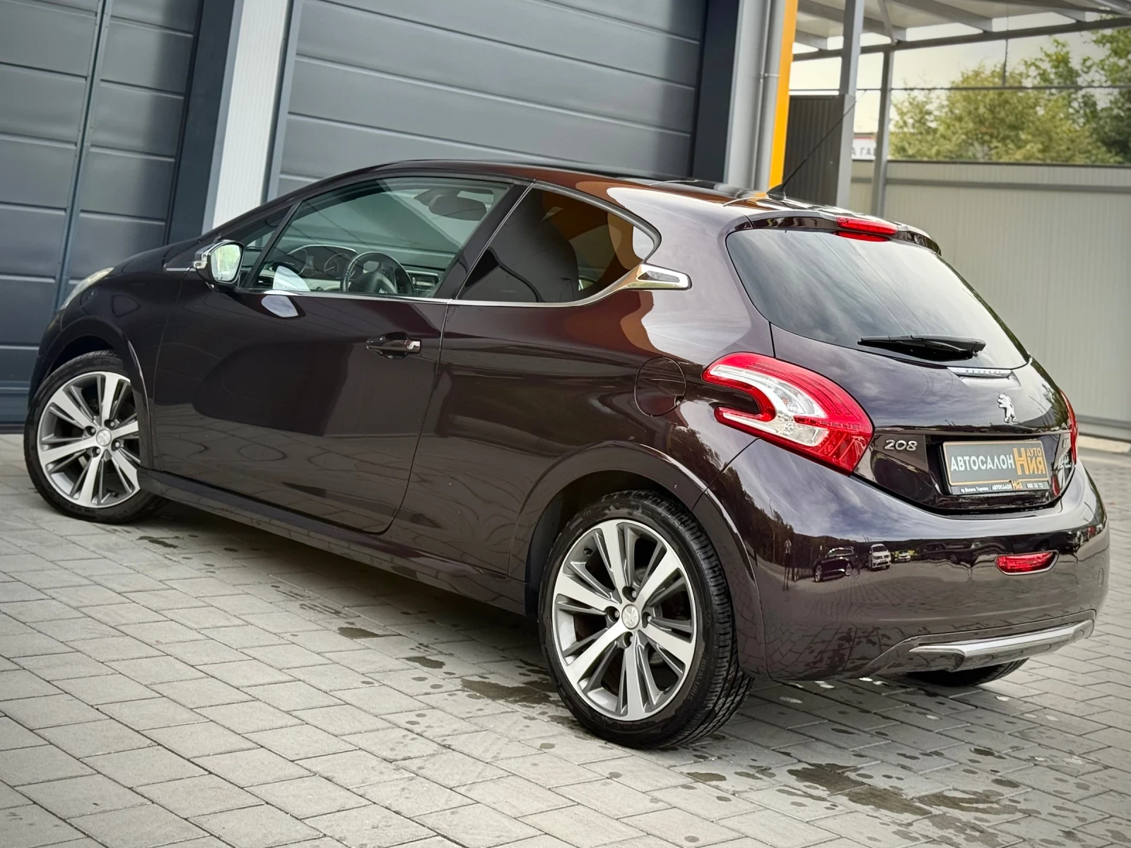 Peugeot 208 1.6HDI * Allure* XY* Panorama* FULL* LED*  - изображение 4