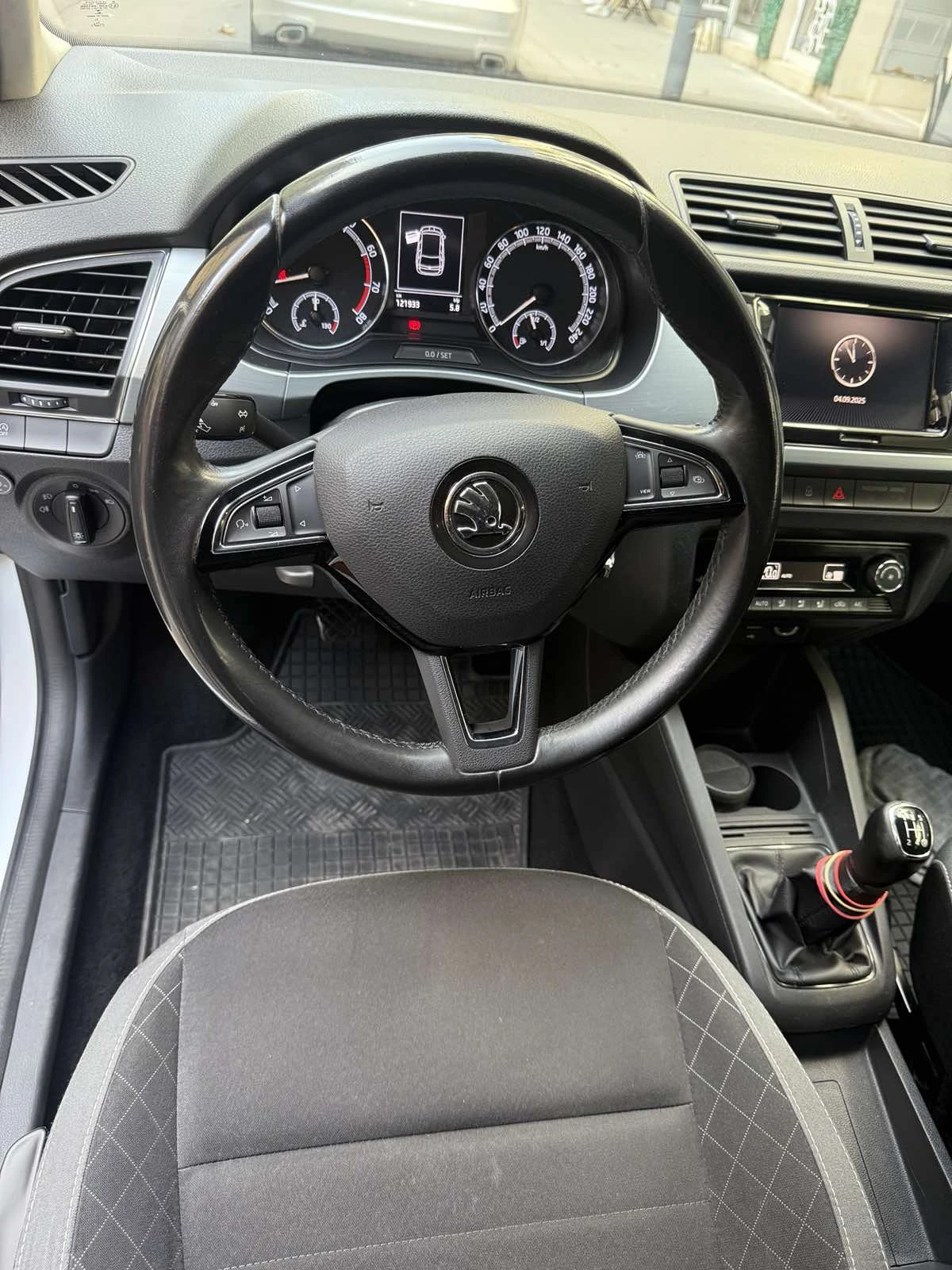 Skoda Fabia 1.0 / БЕНЗИН/ГАЗ - изображение 8