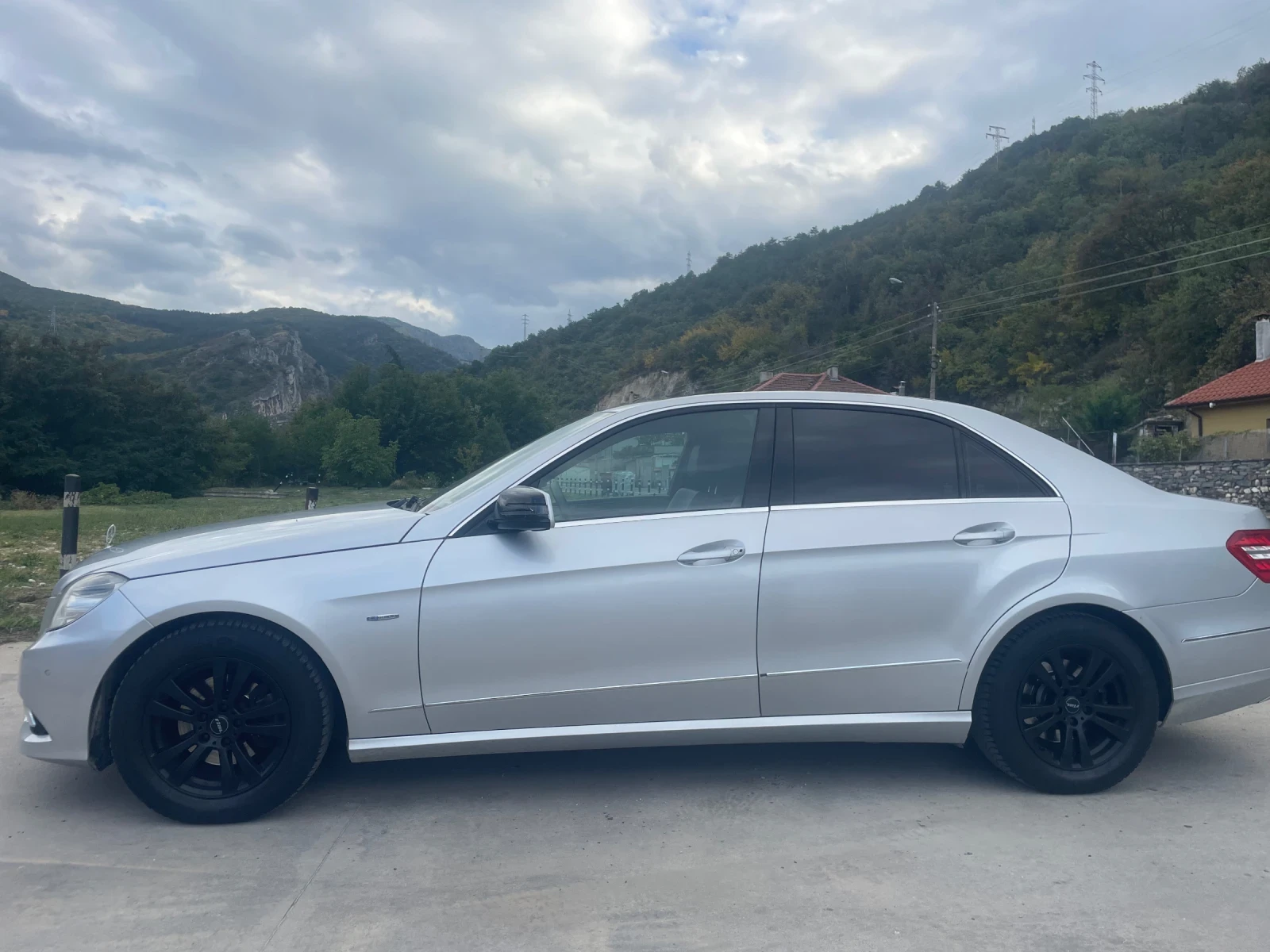 Mercedes-Benz E 220  - изображение 5