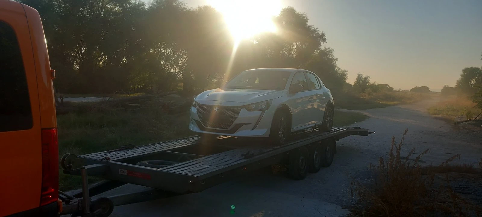 Peugeot 208 E | Mobile.bg   1