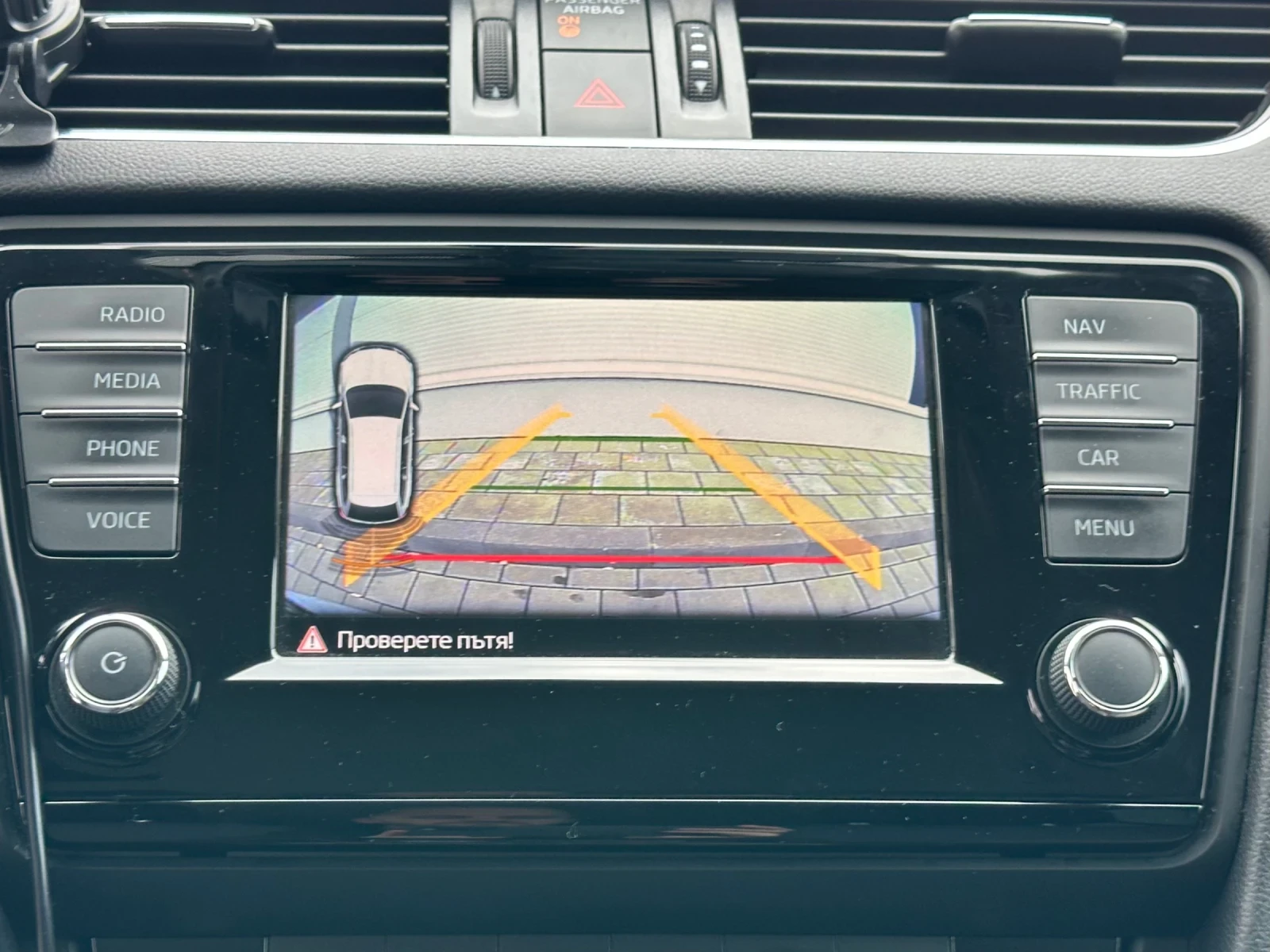 Skoda Octavia 1.6 TDI - 110hp | CAMERA | CARPLAY | NAVI | EURO 6 - изображение 9