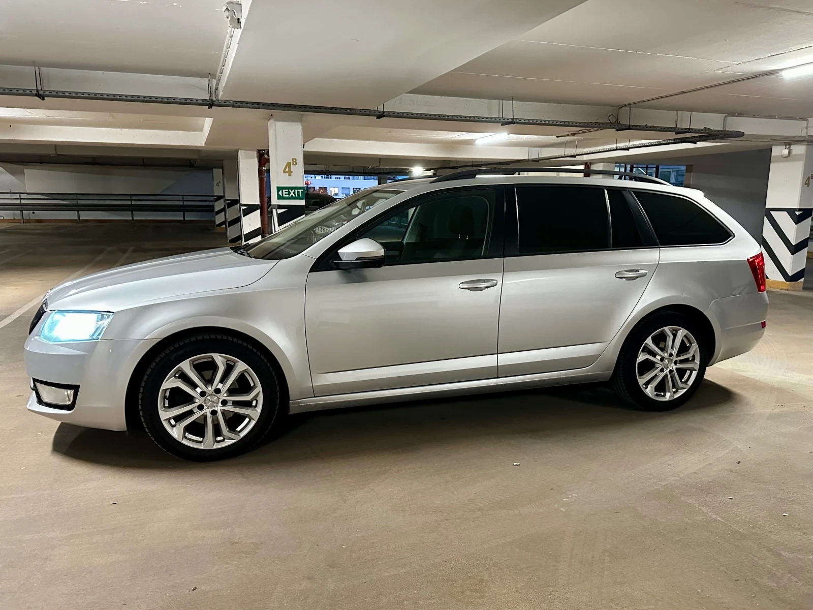Skoda Octavia 1.6 TDI - 110hp | CAMERA | CARPLAY | NAVI | EURO 6 - изображение 4