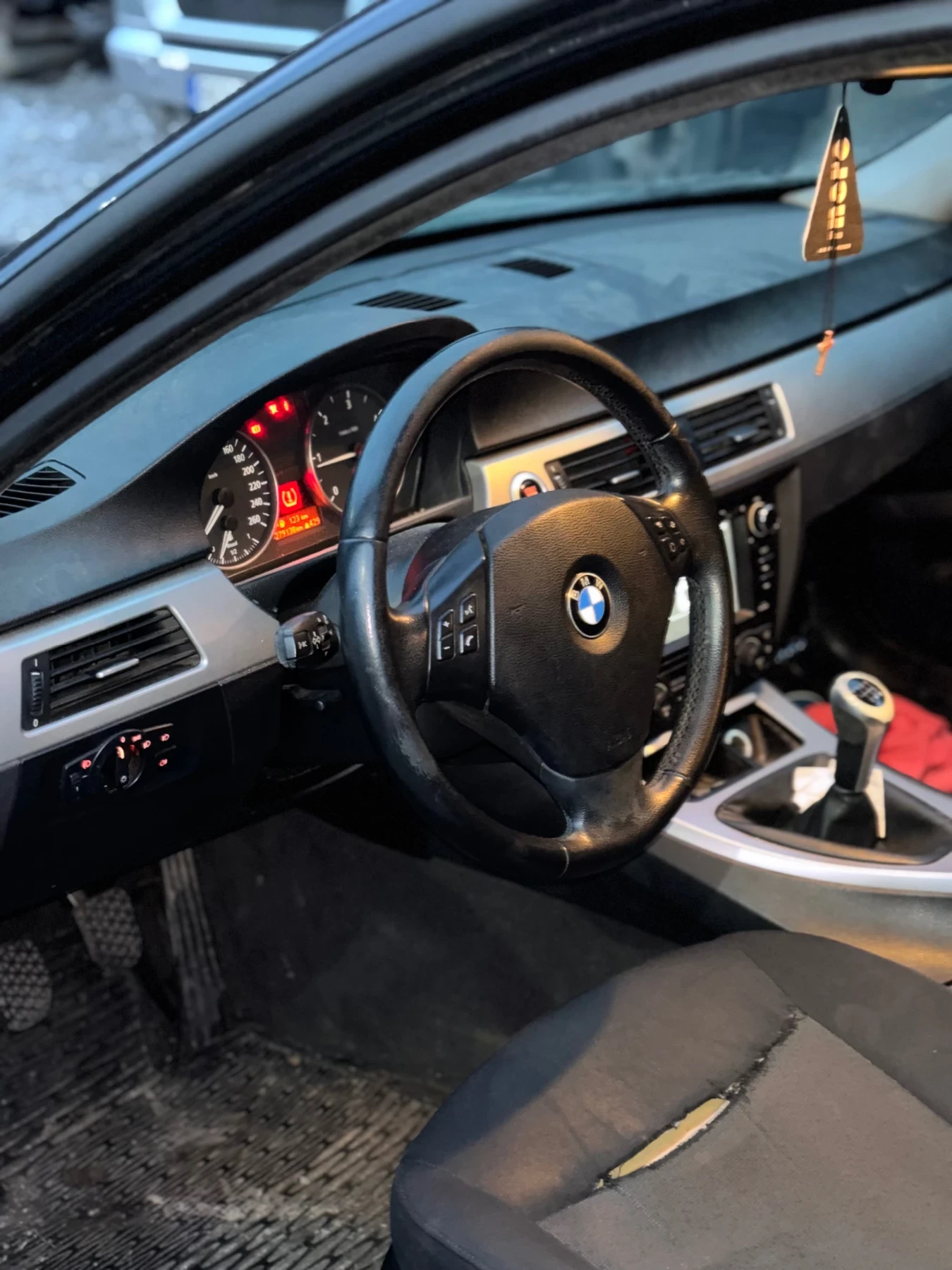 BMW 320, снимка 5 - Автомобили и джипове - 53813199