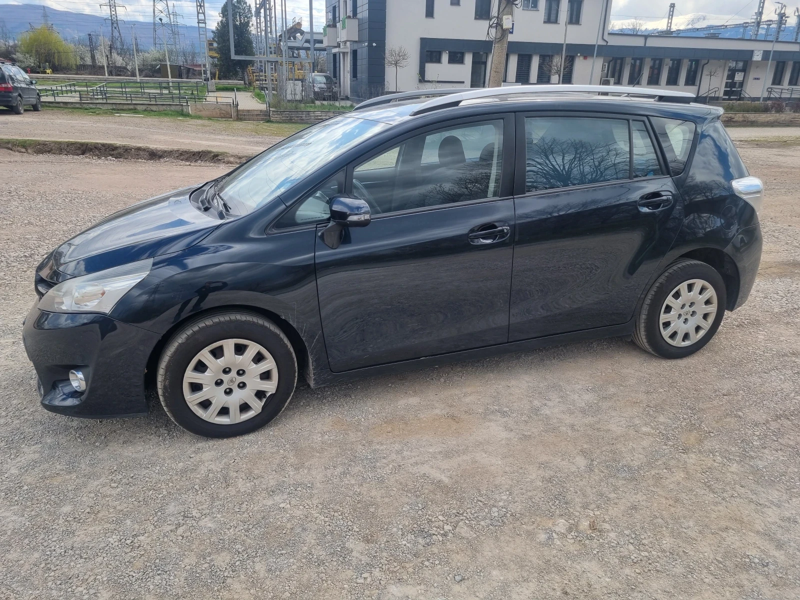 Toyota Verso, снимка 3 - Автомобили и джипове - 53989228