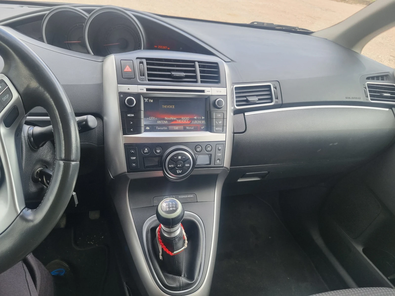 Toyota Verso, снимка 7 - Автомобили и джипове - 53989228