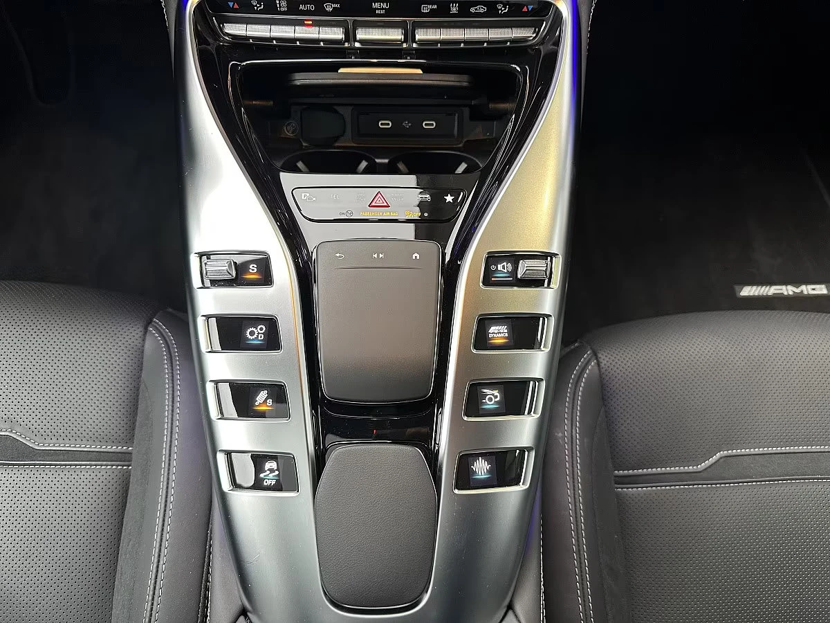 Mercedes-Benz GT 63S-E/843HP/4MATIC/PANO/360/BURM/MEMO/HUD/993g, снимка 13 - Автомобили и джипове - 54030315