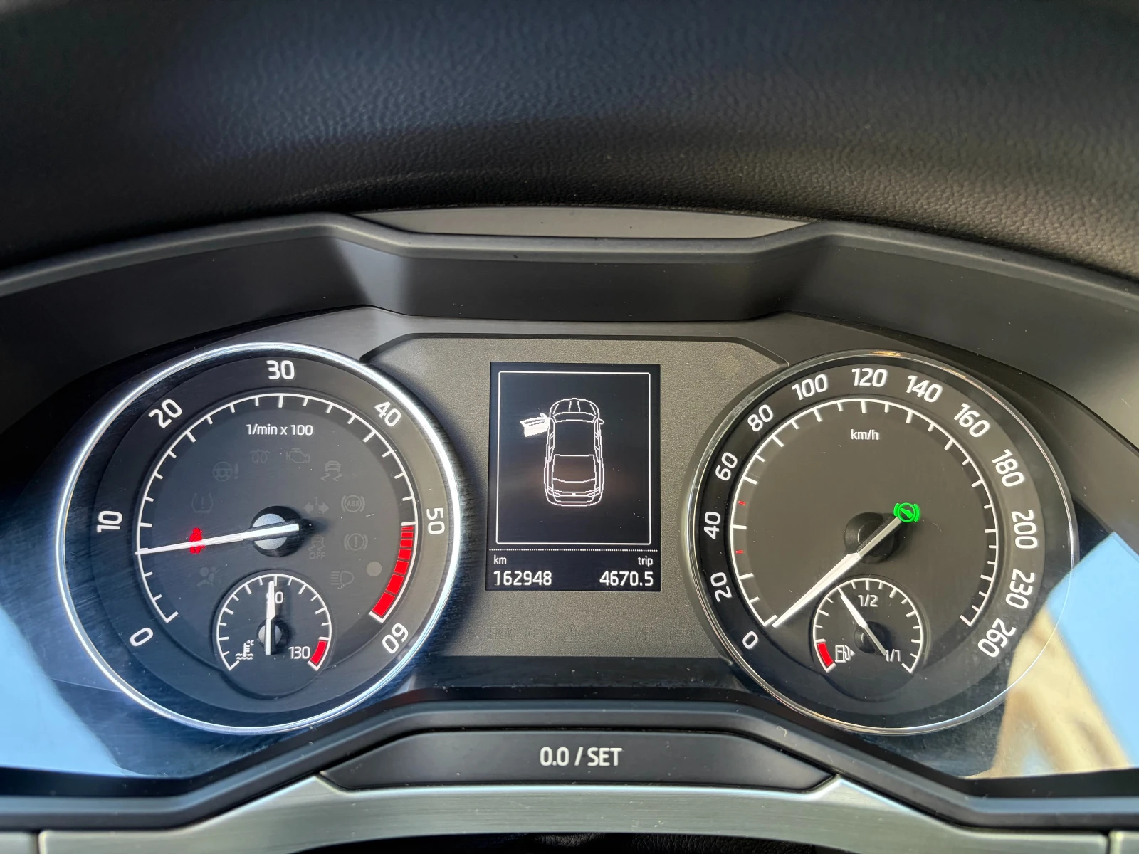 Skoda Superb 2.0TDI Ambition, снимка 10 - Автомобили и джипове - 54116194