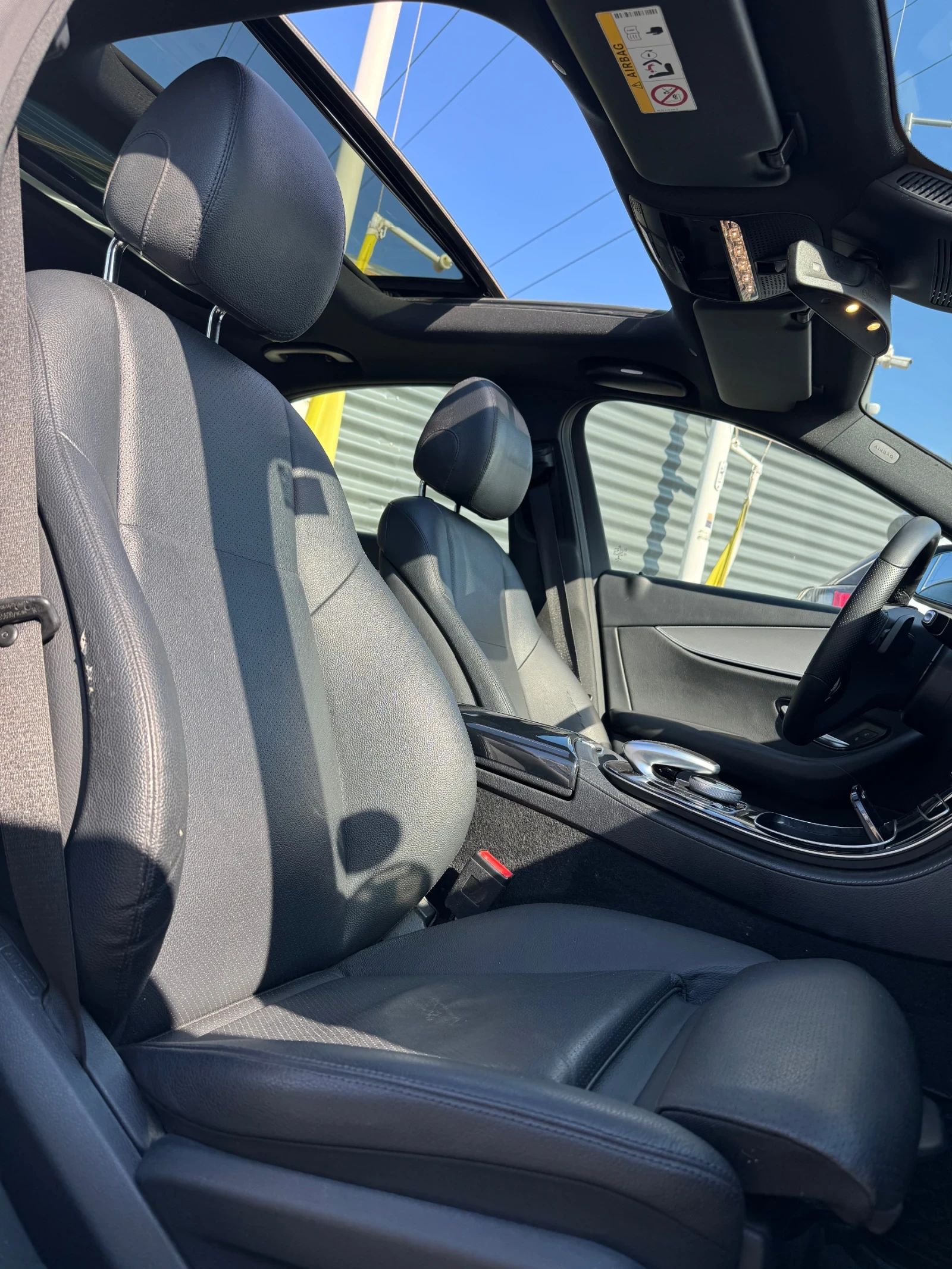 Mercedes-Benz E 220 AMG 63 /ПАНОРАМА/КАМЕРА/ПОДГРЕВ/BURMESTER, снимка 11 - Автомобили и джипове - 54143940