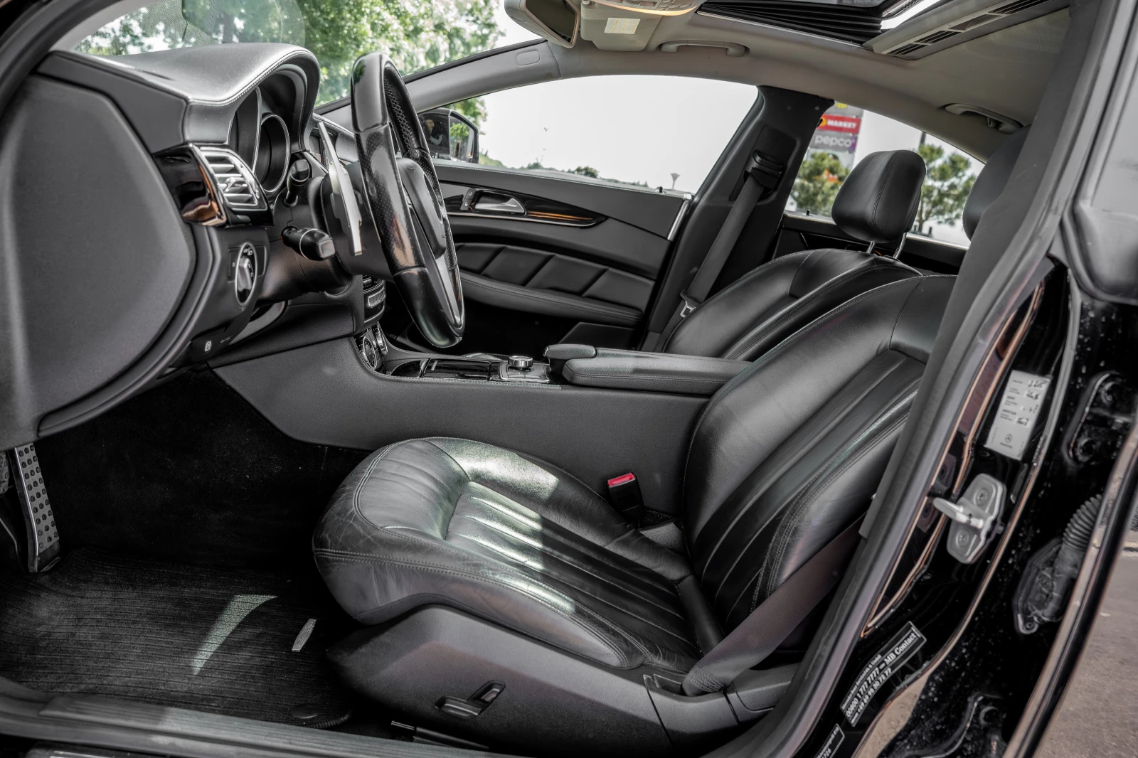 Mercedes-Benz CLS 350 4MATIC* DISTRONIC* Мъртва точка* Шибедах* , снимка 9 - Автомобили и джипове - 54596587