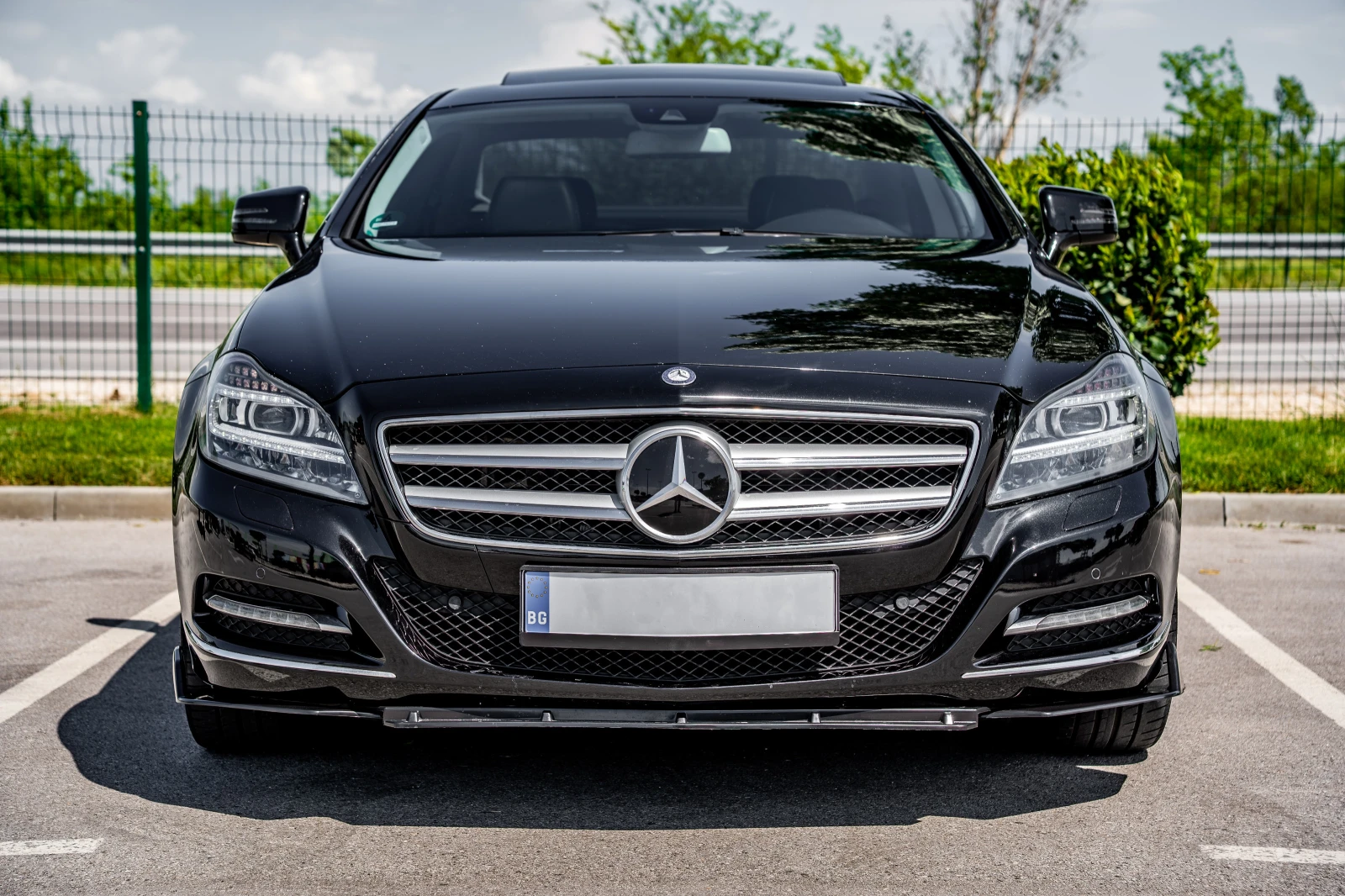 Mercedes-Benz CLS 350 4MATIC* DISTRONIC* Мъртва точка* Шибедах* , снимка 8 - Автомобили и джипове - 54596587