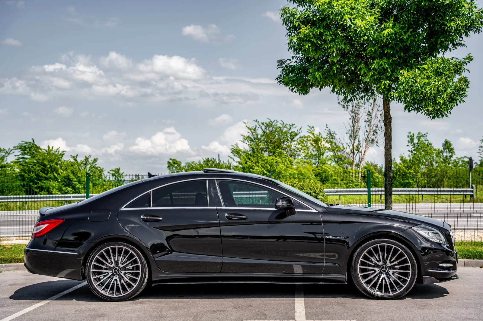 Mercedes-Benz CLS 350 4MATIC* DISTRONIC* Мъртва точка* Шибедах* , снимка 6 - Автомобили и джипове - 54596587