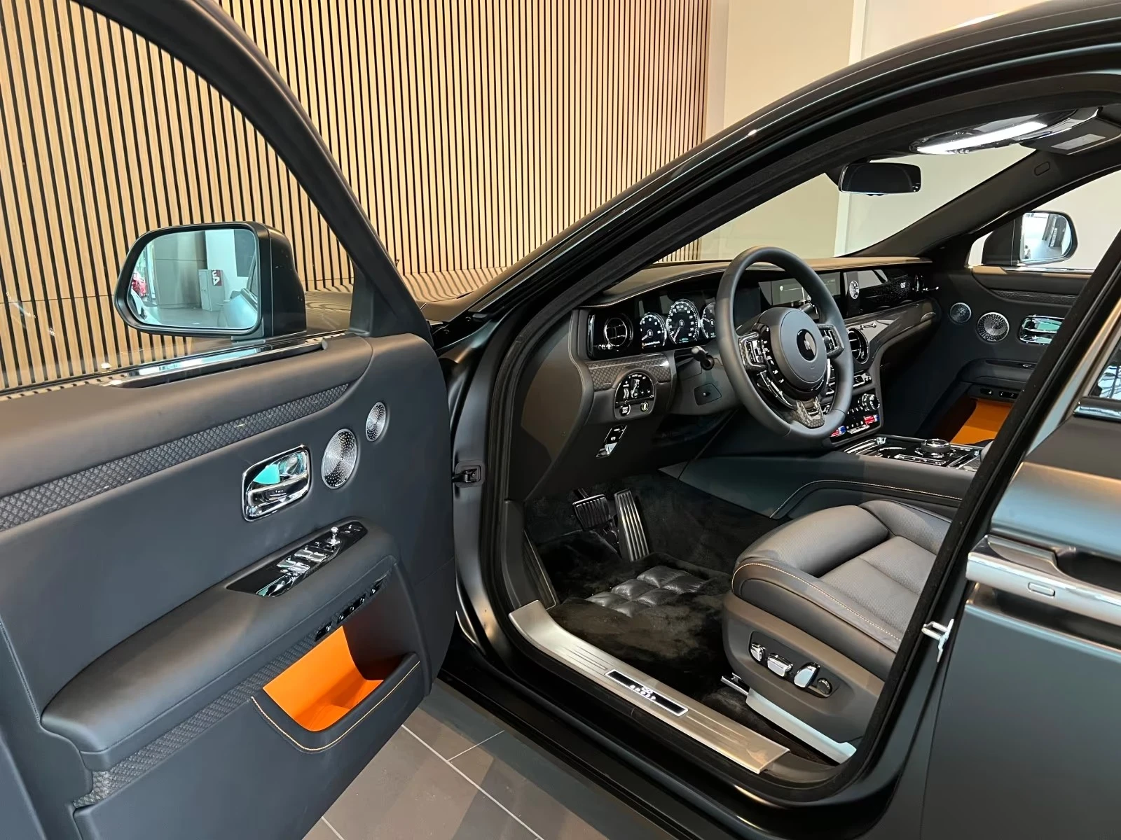 Rolls-Royce Ghost Black Badge Shooting Star, снимка 8 - Автомобили и джипове - 54608998