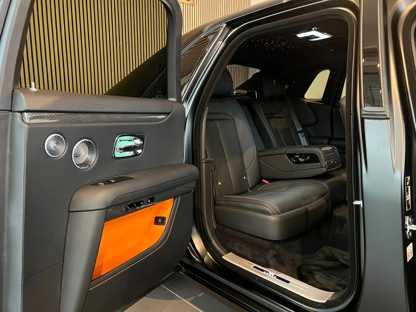 Rolls-Royce Ghost Black Badge Shooting Star, снимка 11 - Автомобили и джипове - 54608998