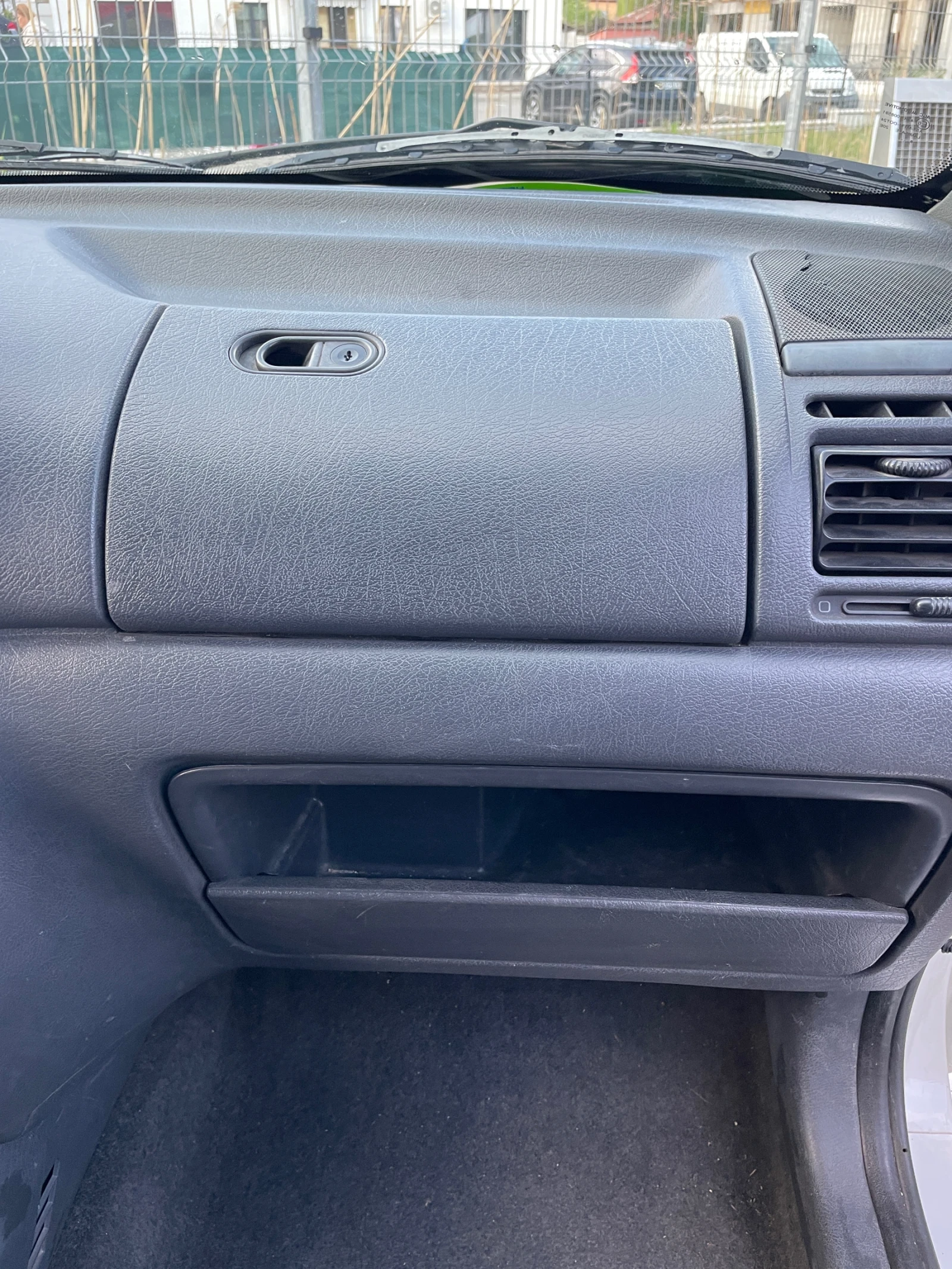 Peugeot Partner 1.9D, снимка 10 - Автомобили и джипове - 54665380