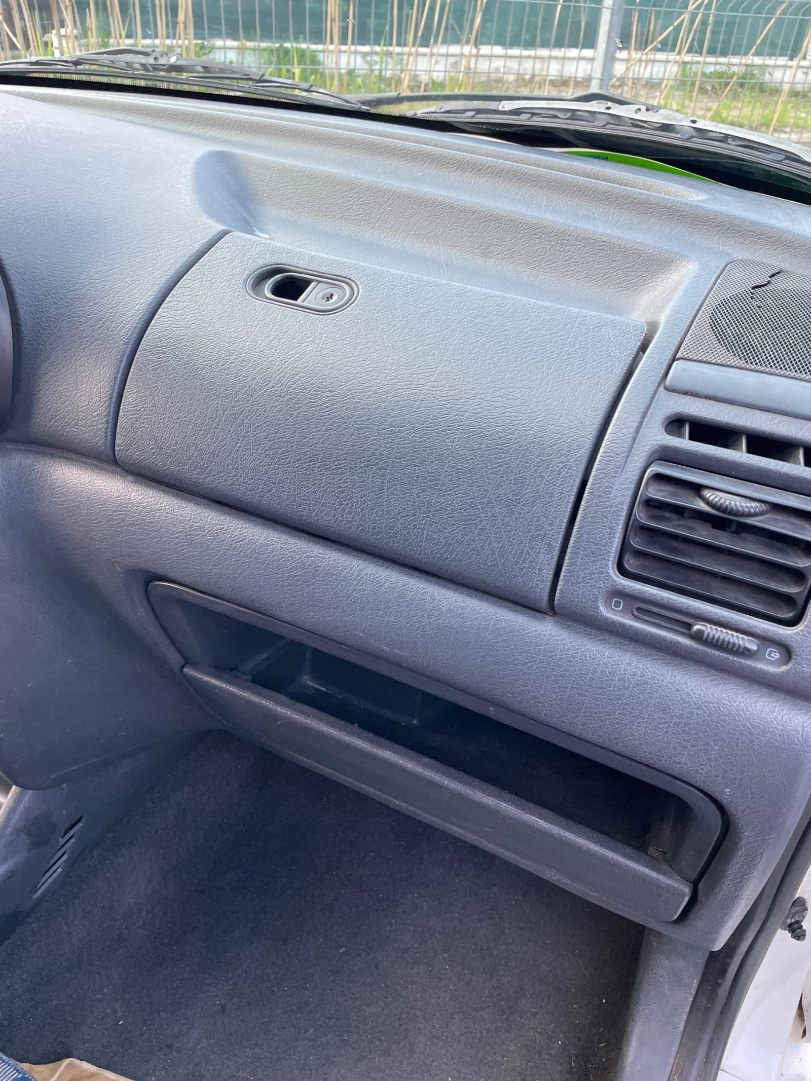 Peugeot Partner 1.9D, снимка 8 - Автомобили и джипове - 54665380