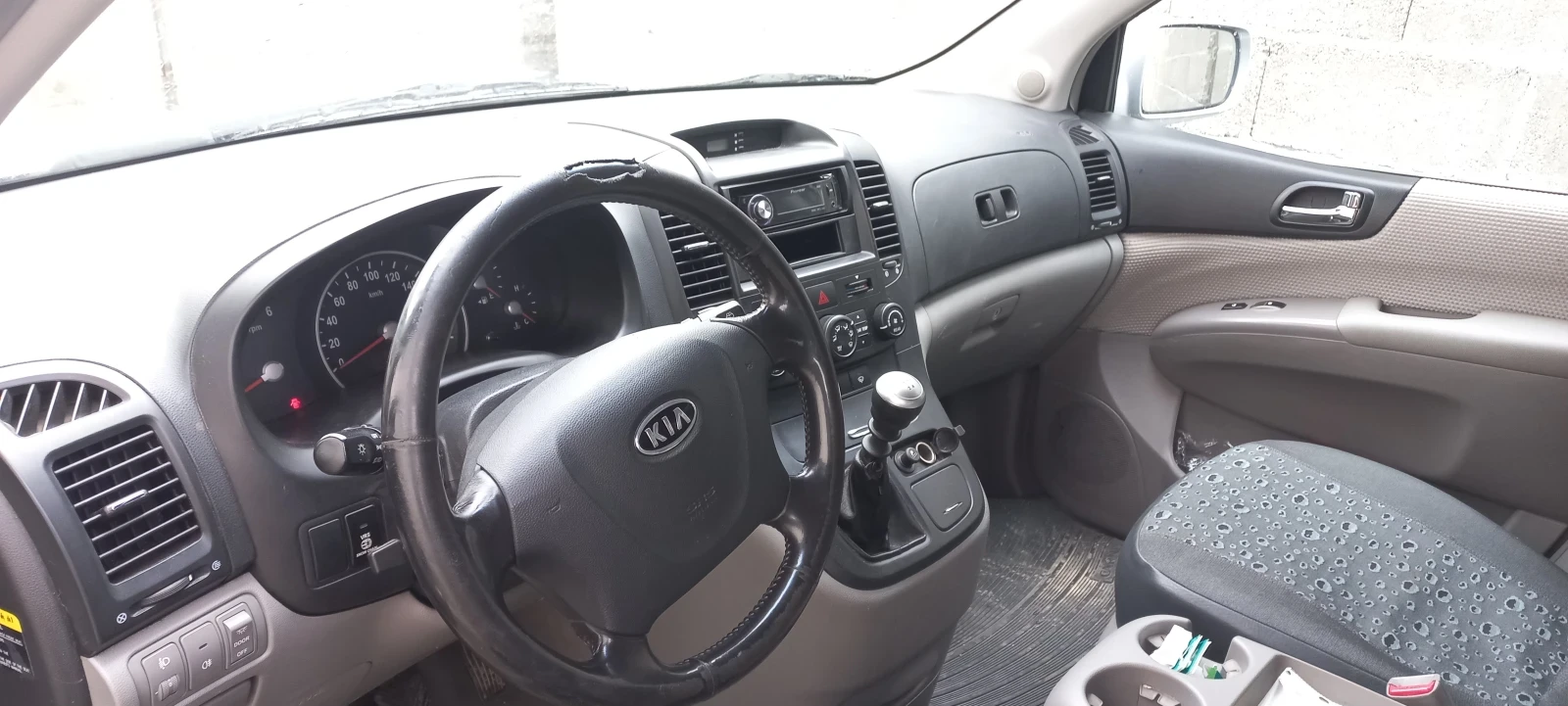 Kia Carnival, снимка 4 - Автомобили и джипове - 54682517