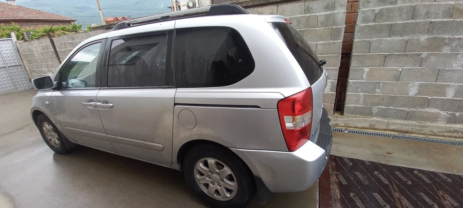Kia Carnival, снимка 3 - Автомобили и джипове - 54682517