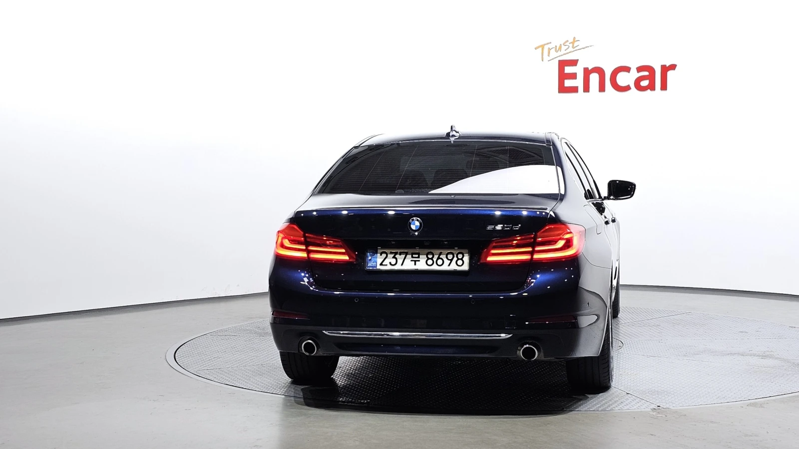 BMW 520 xDrive Luxury, снимка 11 - Автомобили и джипове - 54820503