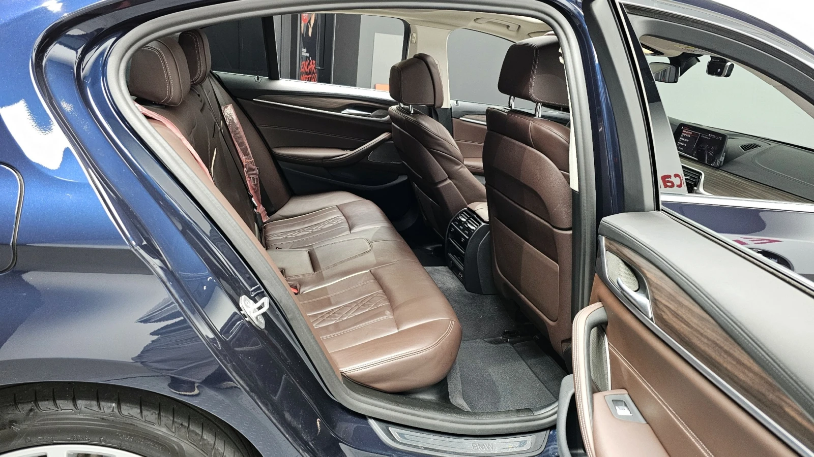 BMW 520 xDrive Luxury, снимка 5 - Автомобили и джипове - 54820503