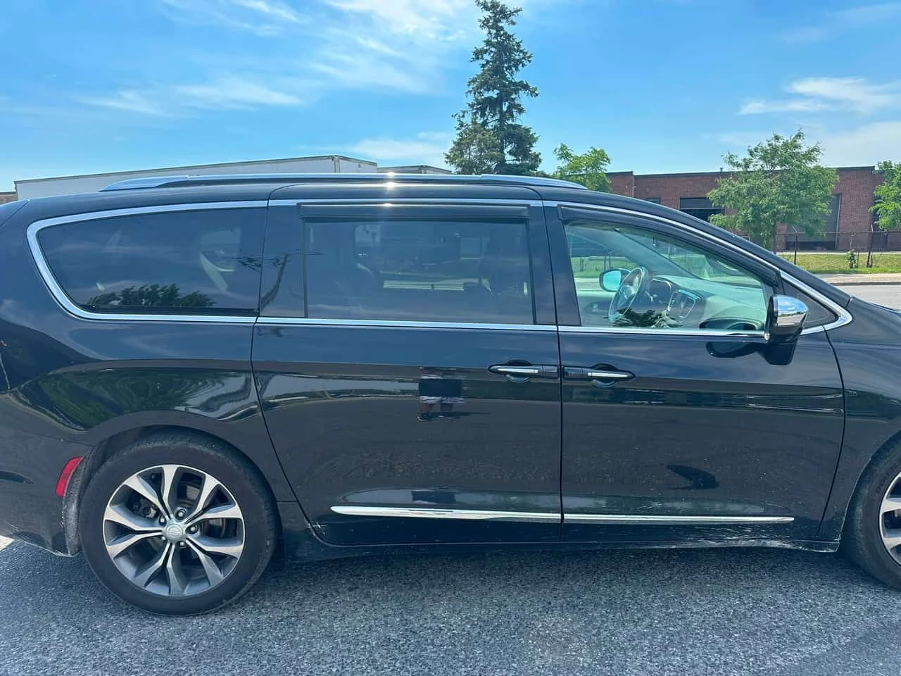 Chrysler Pacifica * Limited * АВТОКРЕДИТ БЕЗ ПЪРВОНАЧАЛНА ВНОСКА* , снимка 3 - Автомобили и джипове - 55164102