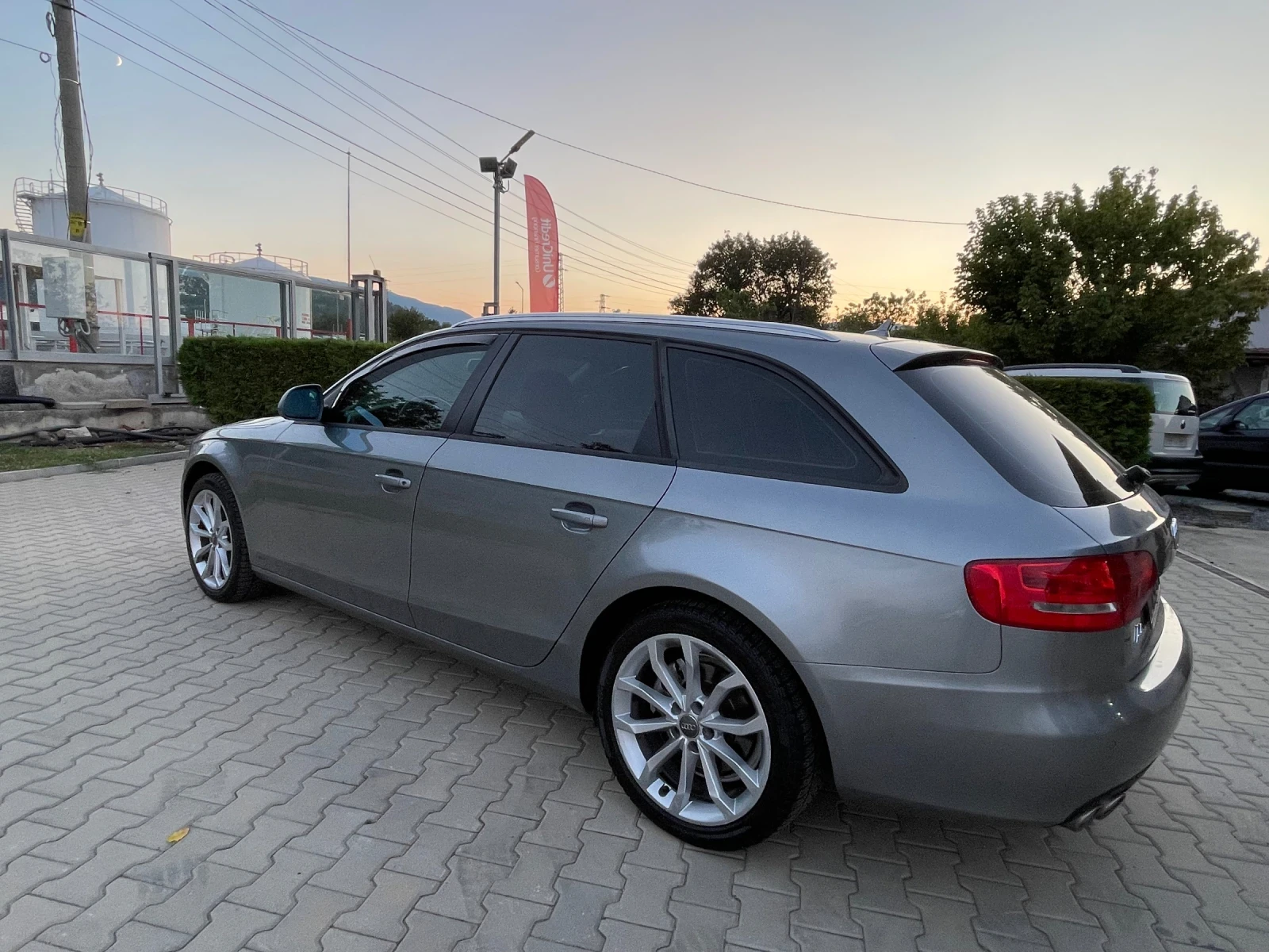 Audi A4 2.0 Дизел 143 коня Автомат, снимка 9 - Автомобили и джипове - 55698106