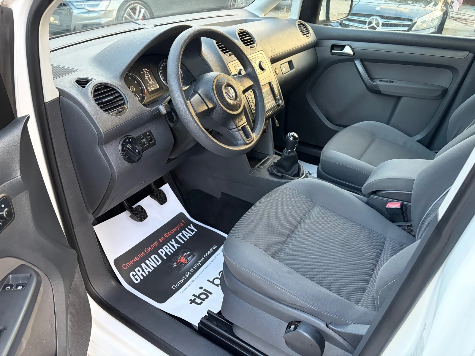 VW Caddy 2.0 , снимка 9 - Автомобили и джипове - 56220698