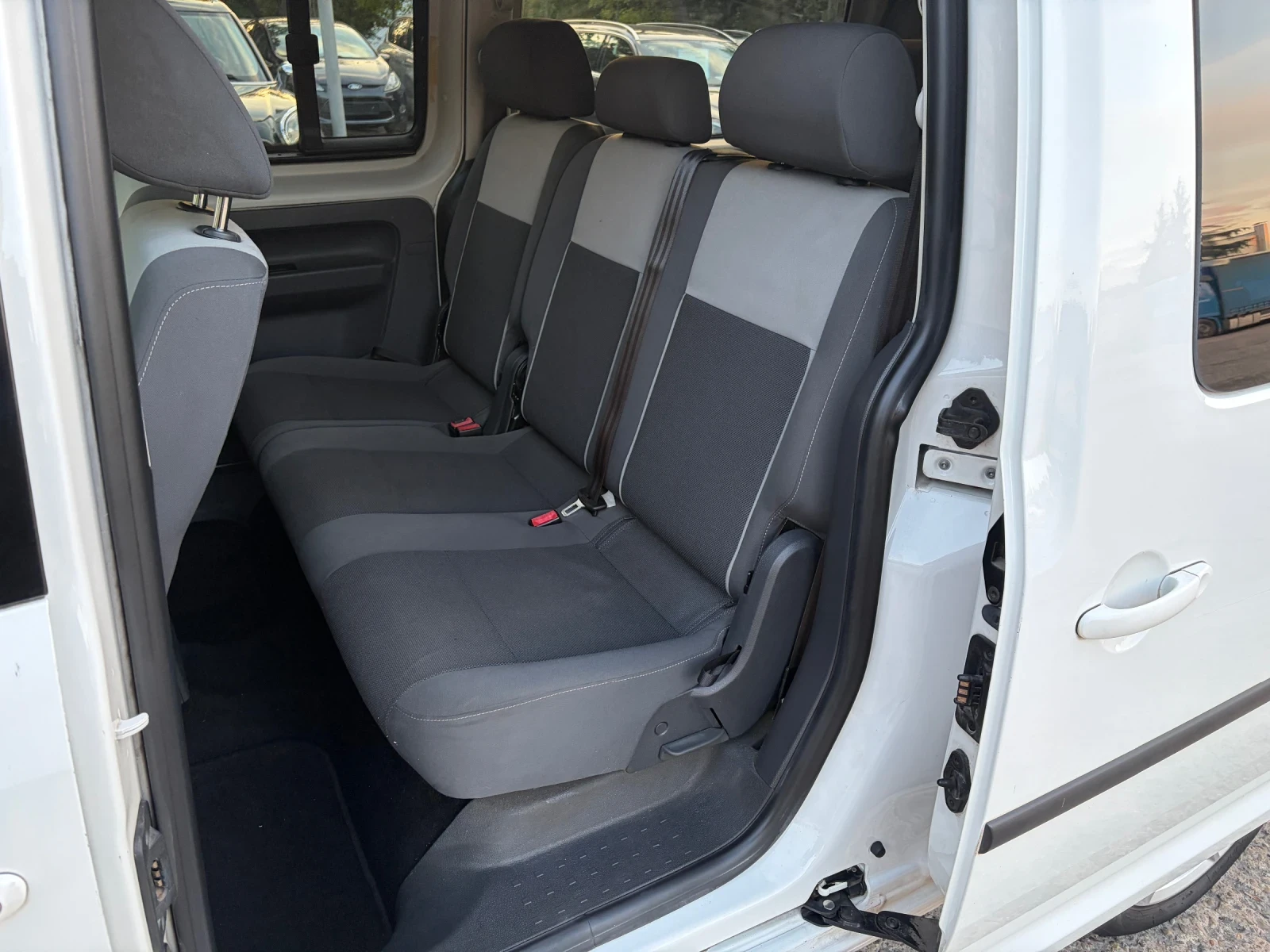 VW Caddy 2.0 , снимка 10 - Автомобили и джипове - 56220698