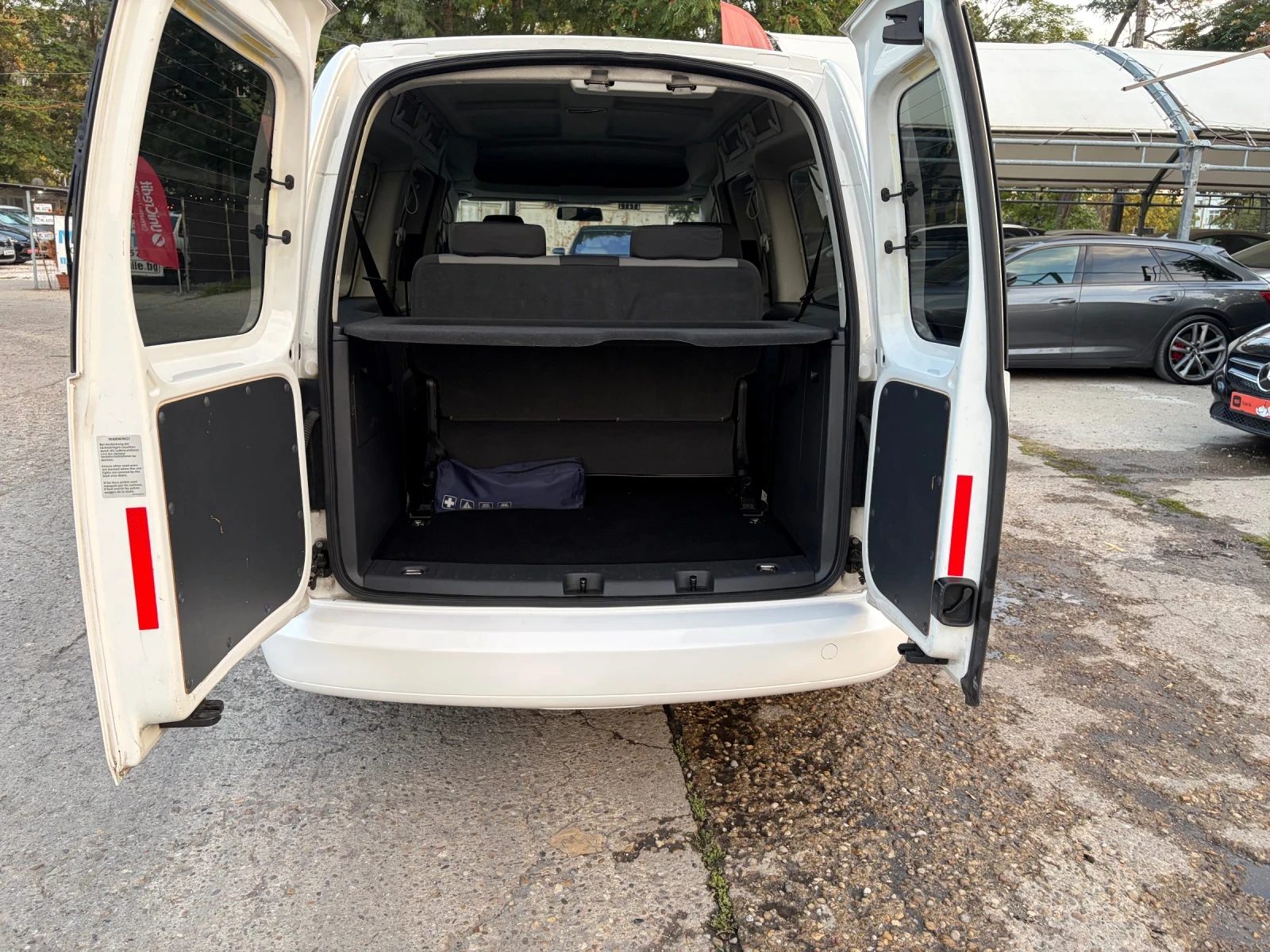 VW Caddy 2.0 , снимка 15 - Автомобили и джипове - 56220698