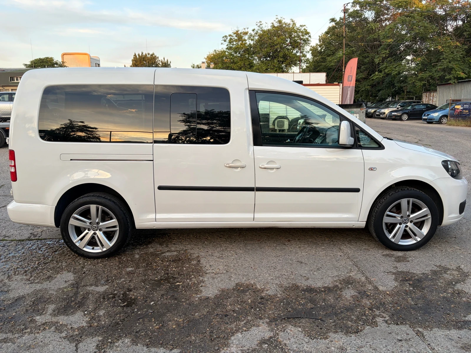 VW Caddy 2.0 , снимка 4 - Автомобили и джипове - 56220698