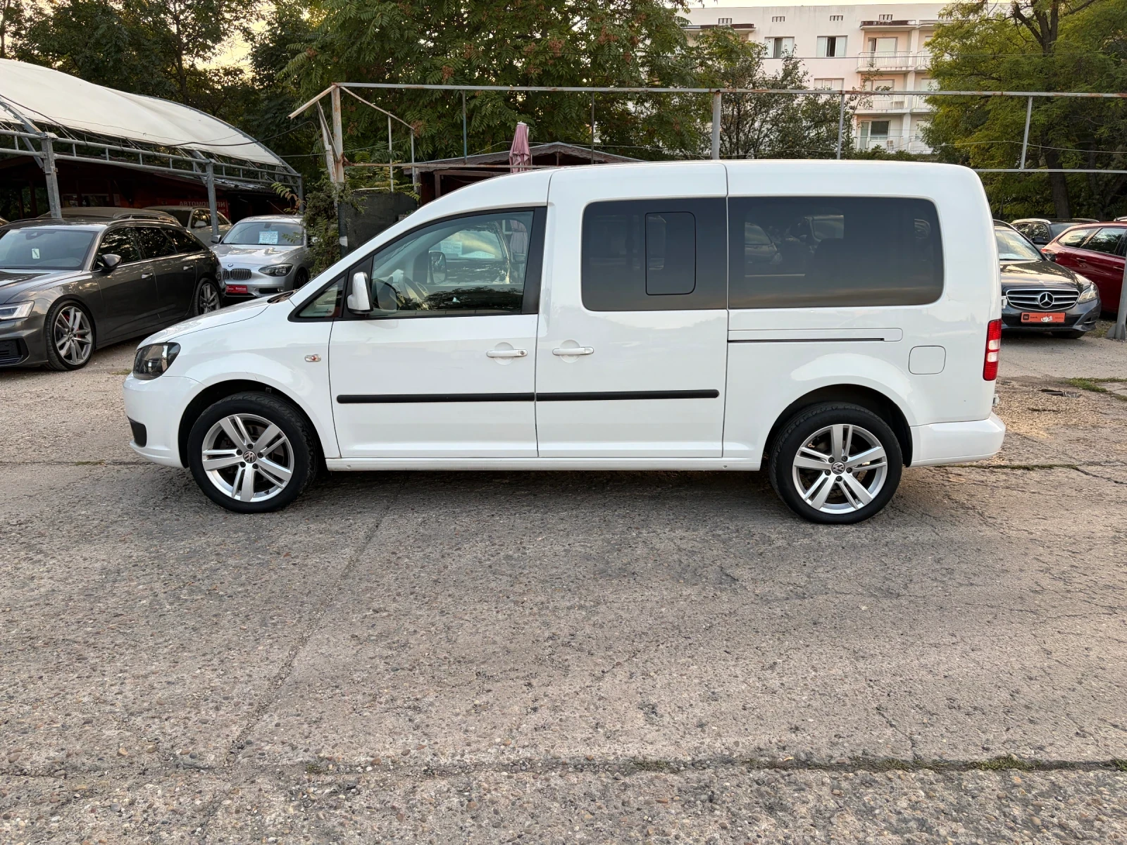 VW Caddy 2.0 , снимка 8 - Автомобили и джипове - 56220698