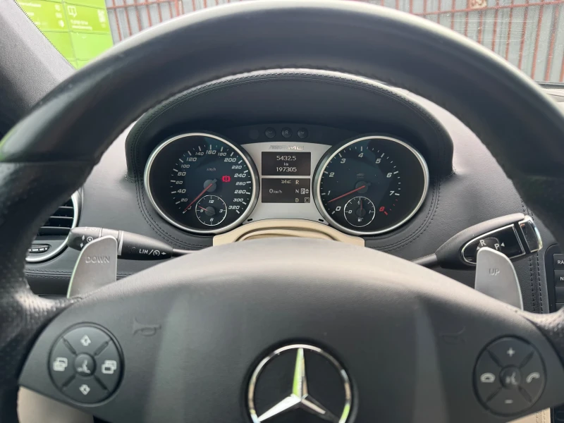 Mercedes-Benz ML 63 AMG FULL MAX FACELIFT, снимка 14 - Автомобили и джипове - 51068659