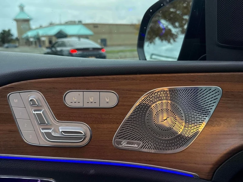 Mercedes-Benz GLS580 Exclusive package 2023 * CARFAX * БЕЗ ПЪРВОНАЧАЛНА, снимка 12 - Автомобили и джипове - 53026750