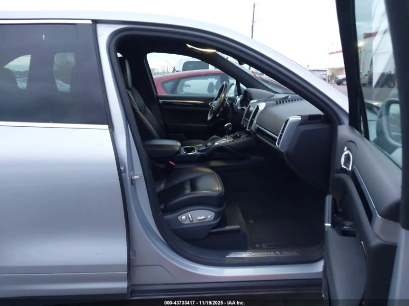 Porsche Cayenne 3l E-Hybrid S, снимка 5 - Автомобили и джипове - 53483714