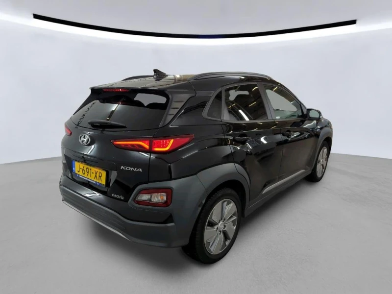 Hyundai Kona НАЛИЧНА, снимка 3 - Автомобили и джипове - 53597362