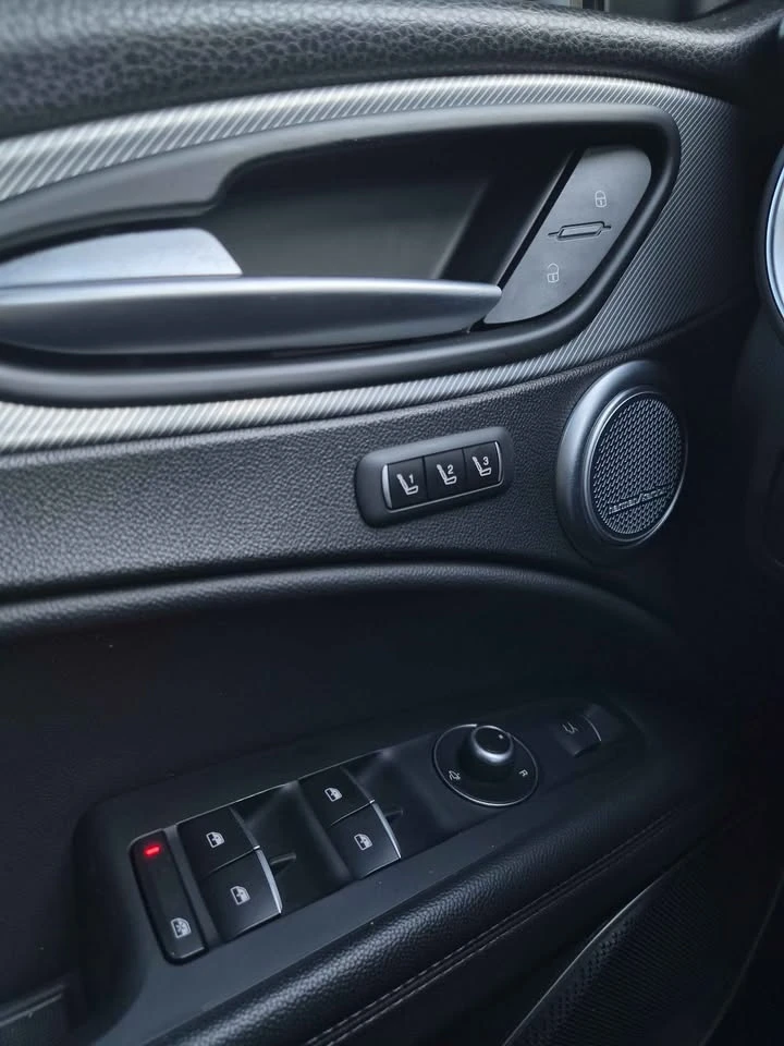 Alfa Romeo Stelvio Harman Kardon, ЦЕНА до БГ, снимка 11 - Автомобили и джипове - 56154293