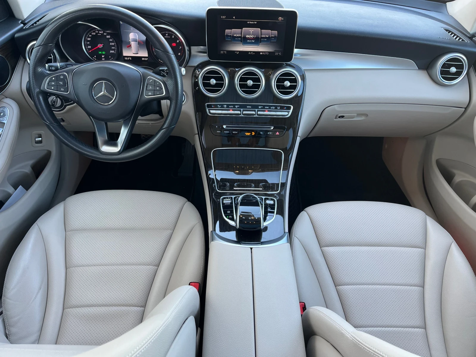 Mercedes-Benz GLC 300 58000km, панорама, кожа, подгрев, нави - изображение 9