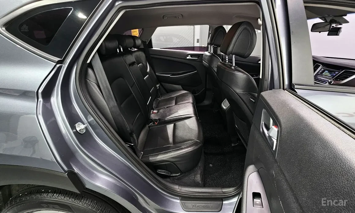 Hyundai Tucson Diesel 2.0 2WD Style Special - изображение 10
