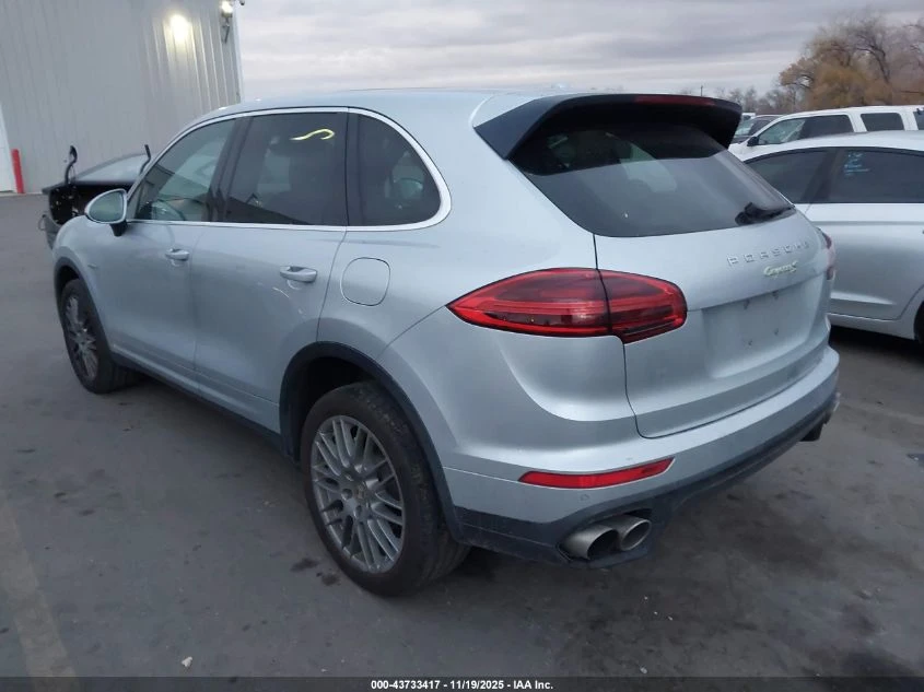 Porsche Cayenne 3l E-Hybrid S - изображение 3