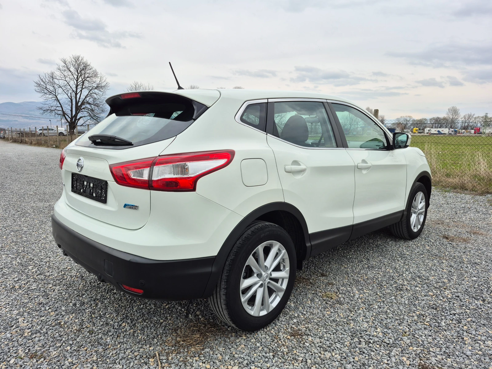 Nissan Qashqai 1.5  DCI, снимка 6 - Автомобили и джипове - 53928704