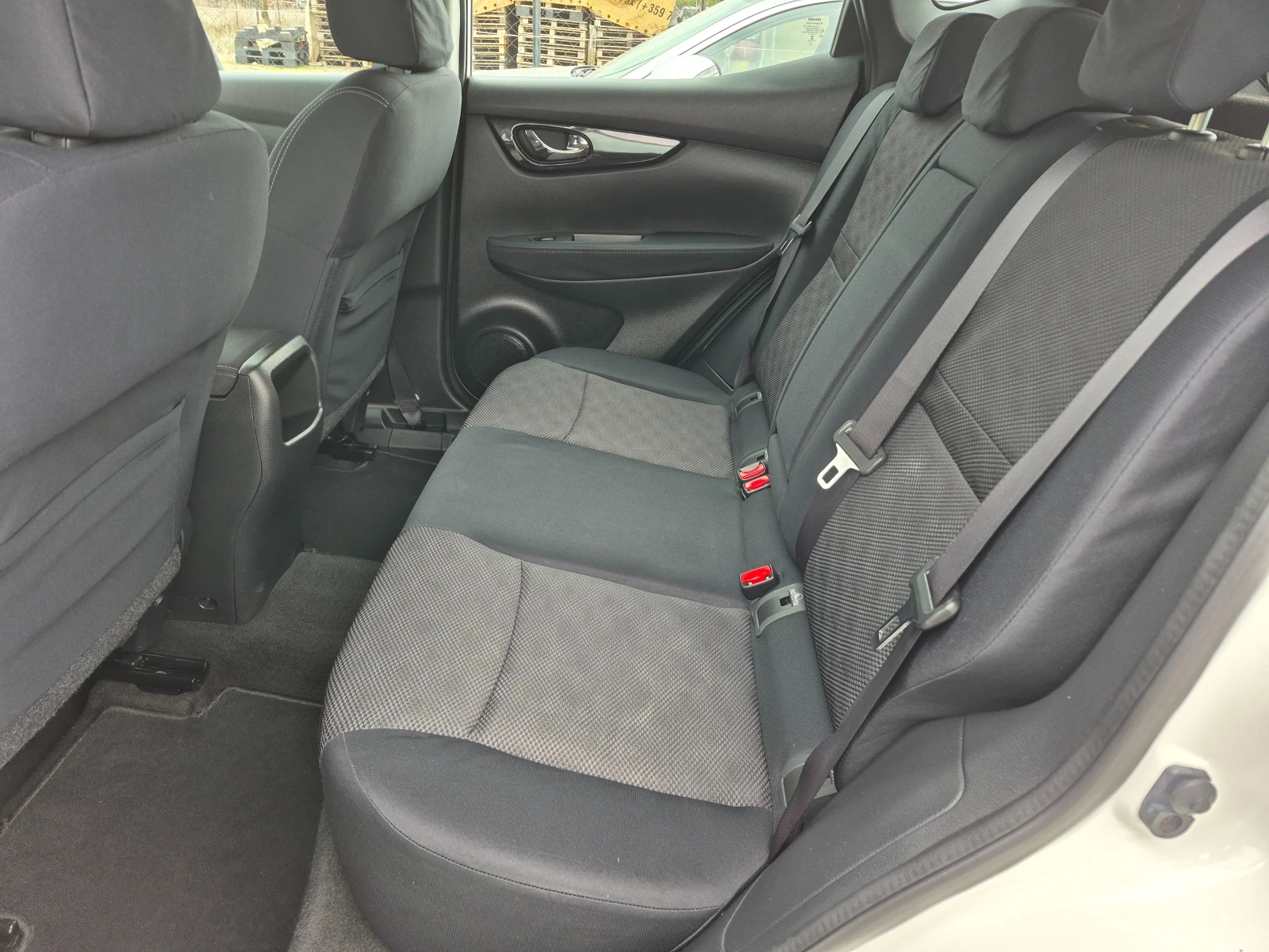 Nissan Qashqai 1.5  DCI, снимка 17 - Автомобили и джипове - 53928704