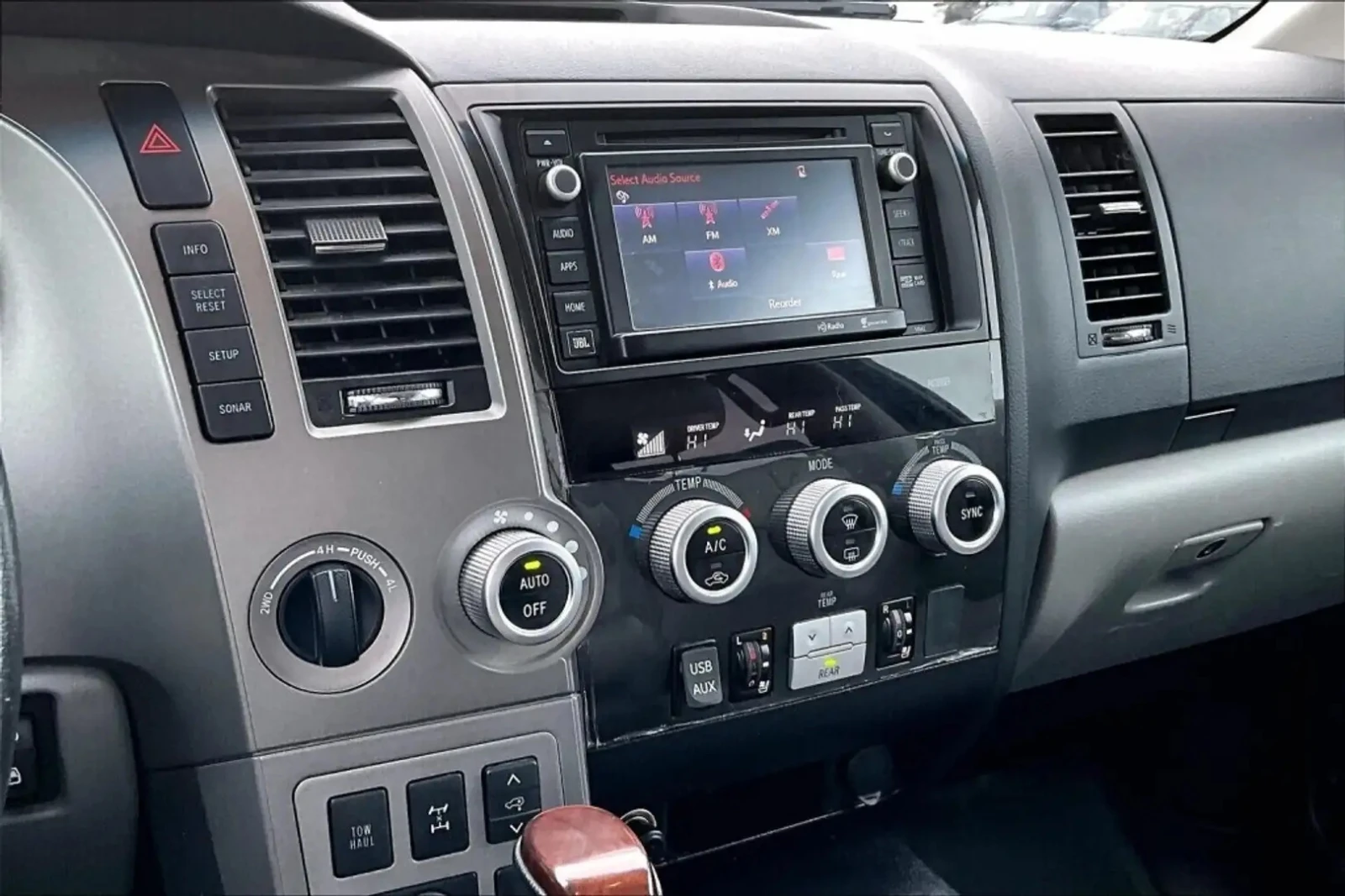 Toyota Sequoia PLATINUM * * CARFAX * * АВТО КРЕДИТ * * , снимка 7 - Автомобили и джипове - 53989269