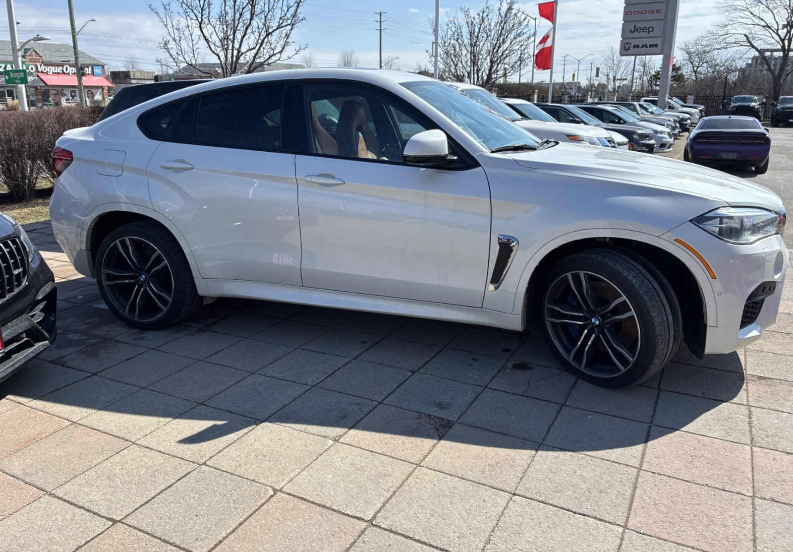BMW X6 M* XDrive* Keyless* Premium audio* PANO* Memo, снимка 3 - Автомобили и джипове - 54001354