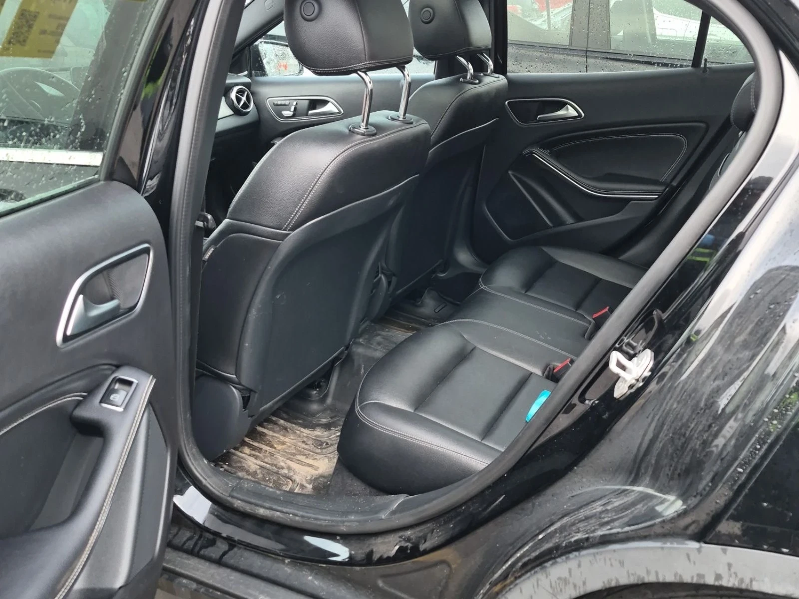 Mercedes-Benz GLA 250 4Matic* Kамера* Подгрев* Пано, снимка 11 - Автомобили и джипове - 54073134