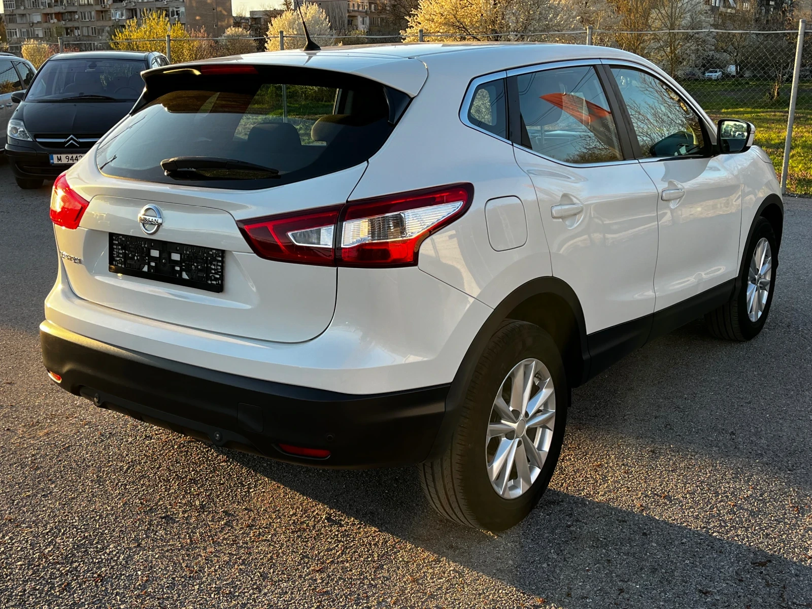 Nissan Qashqai 1.6DCI 131кс * АВТОМАТИК* , снимка 5 - Автомобили и джипове - 54117798